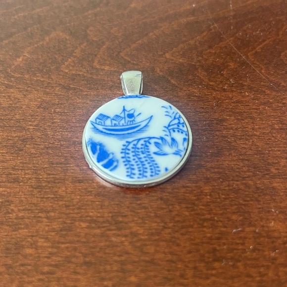 Blue and White Porcelain China Plate necklace pendant-handmade - Picture 1 of 5
